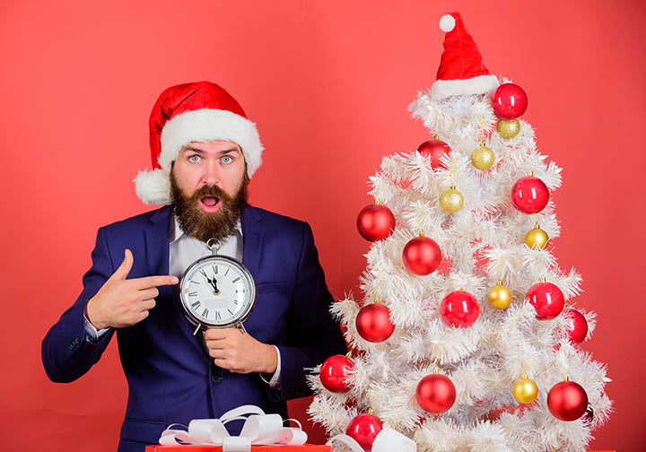 bearded man all about last minute christmas gifts